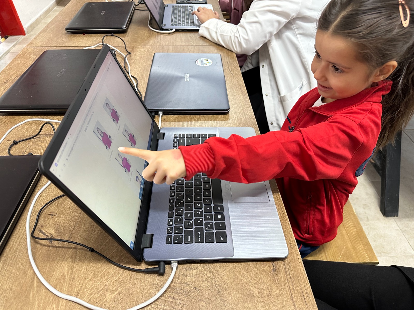 2b559255-4c07-4b46-9306-64427d613c0f