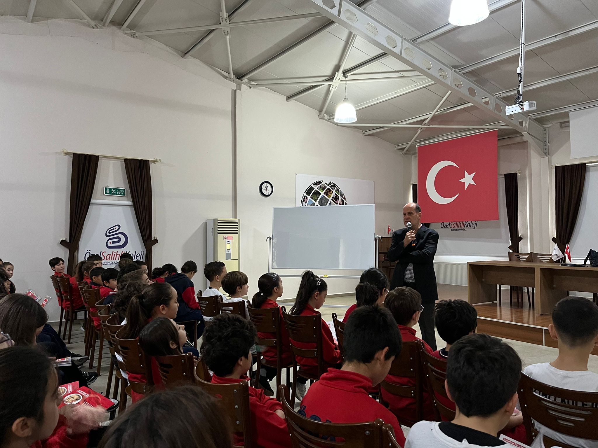 ec8b6245-5c89-4f1f-bc22-8ea7d7ee801f